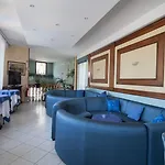 מלון Nella 3*