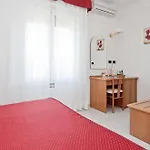 מלון Nella 3*