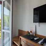 Nella La Spezia