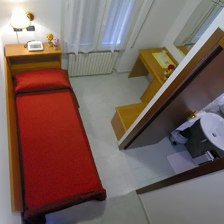 Nella La Spezia