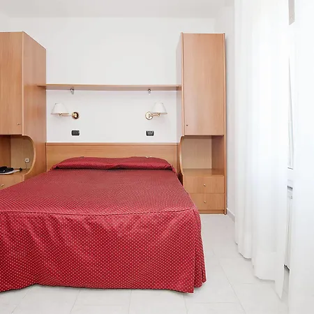 Otel Nella 3*