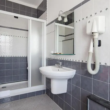 ネッラ 3* ラ・スペツィア