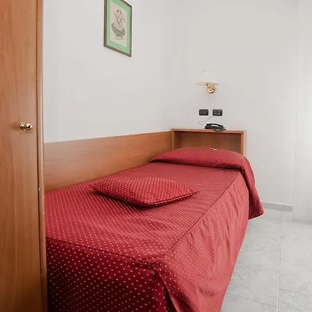 Hotel Nella 3*