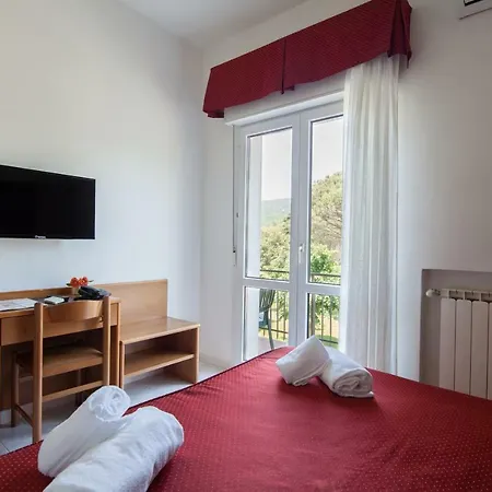 Nella Hotel